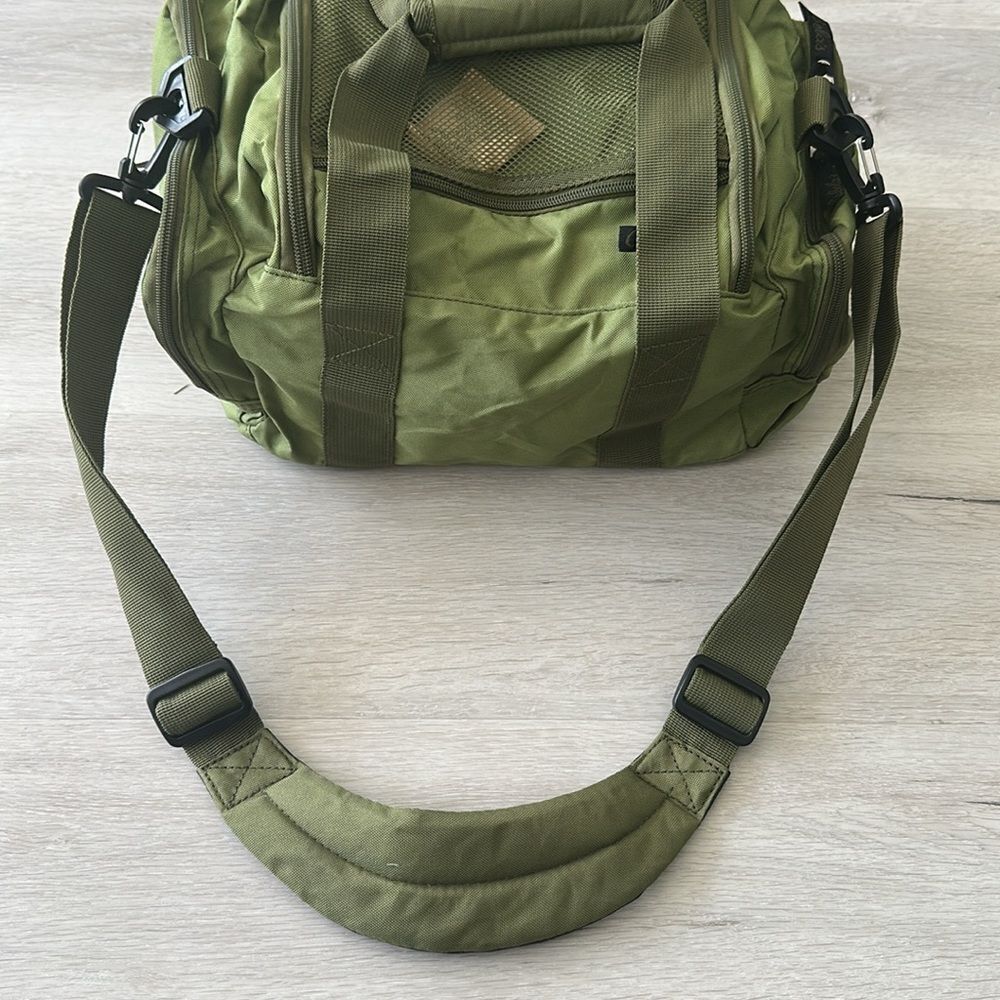 Cabela’s Catch All Gear Bag Green OS NWT - Picture 5 of 7